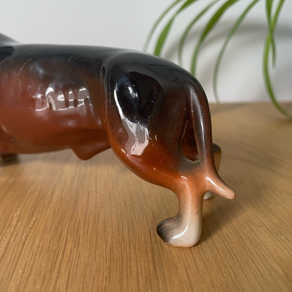 Vintage Dachshund Dog Porcelain Figurine - Picture 5 of 10